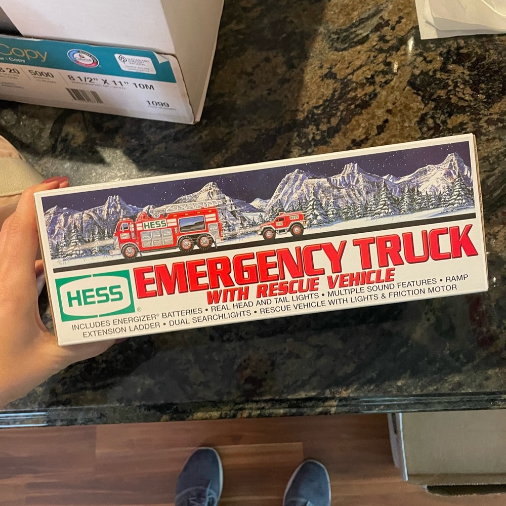 NEW Collectible emergency vehicle 2005